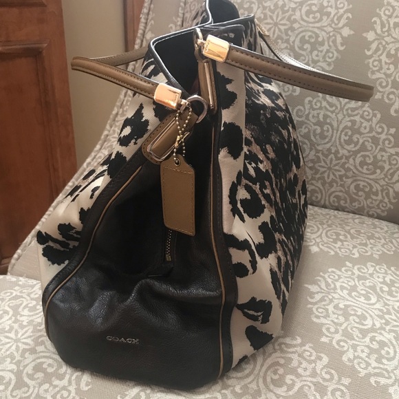 Coach Handbag - Picture 4 of 4